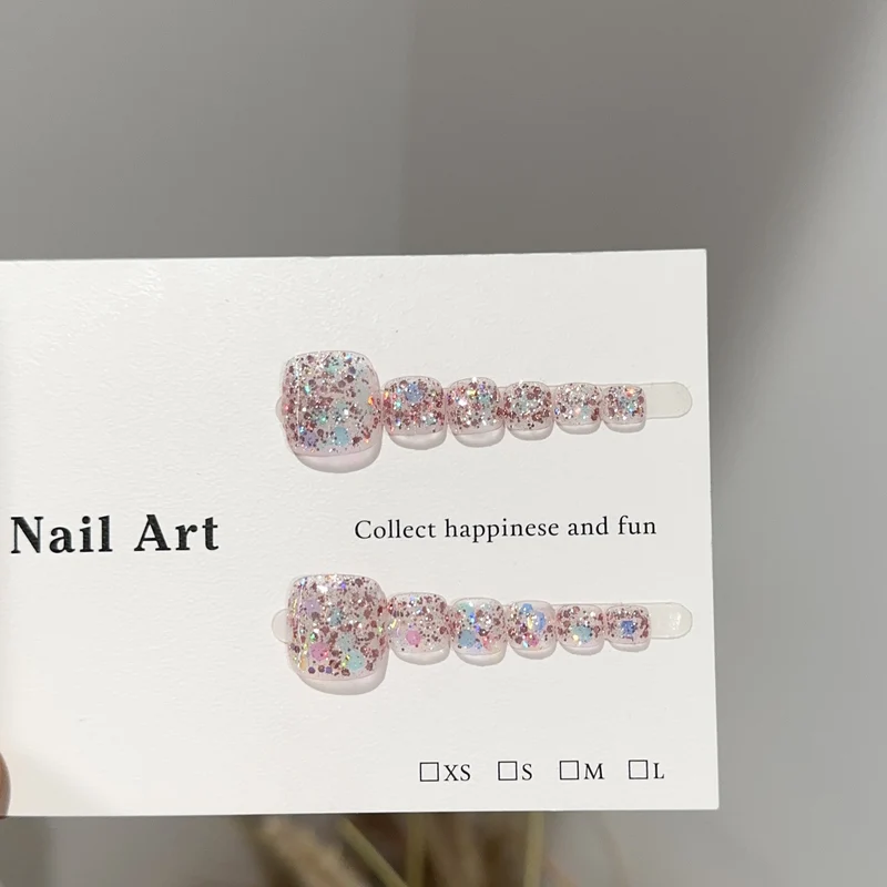 Glitzerndes Press-On Nagelkunstset mit funkeltigen Akzenten