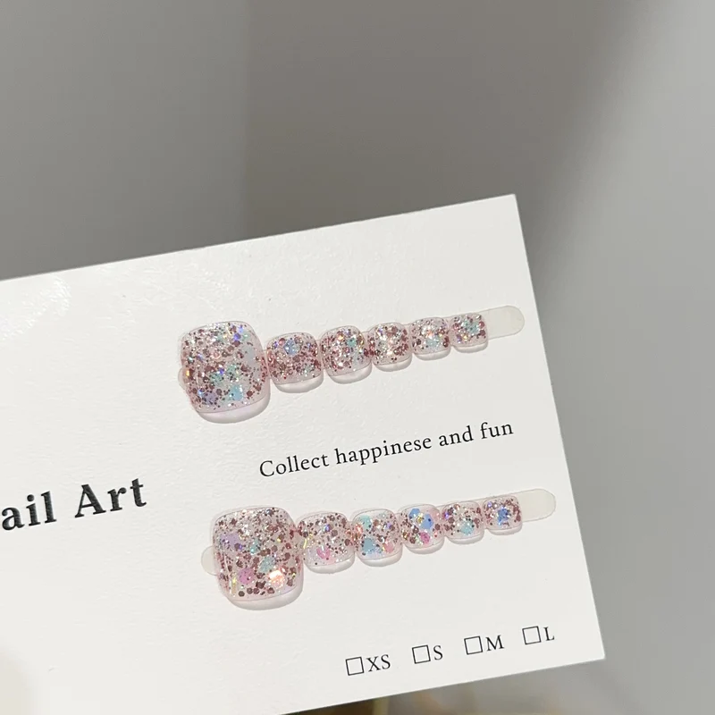Glitzerndes Press-On Nagelkunstset mit funkeltigen Akzenten