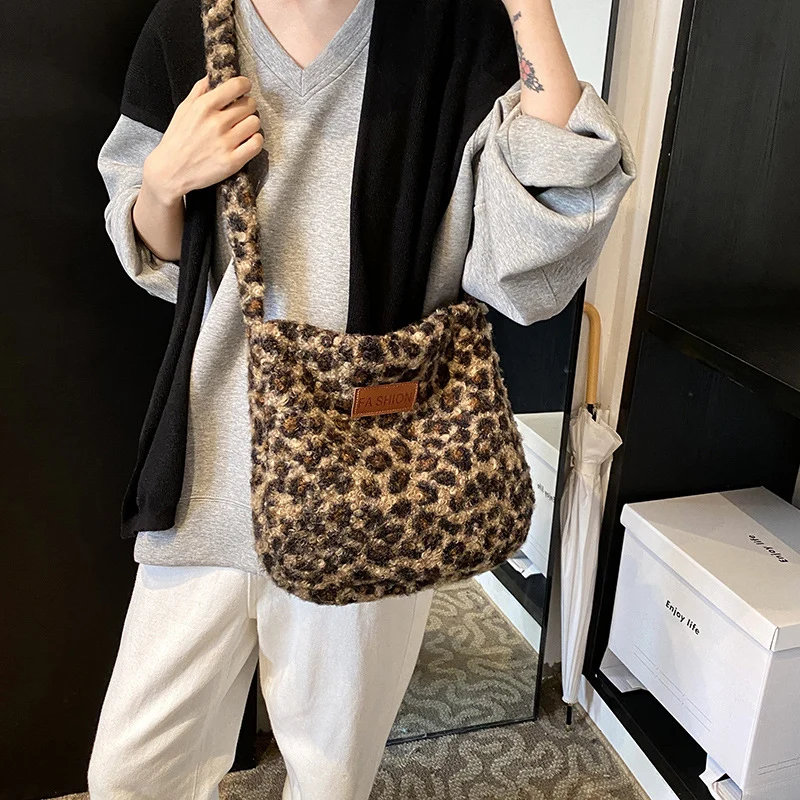 Weiche Leopardenmuster Schultertasche