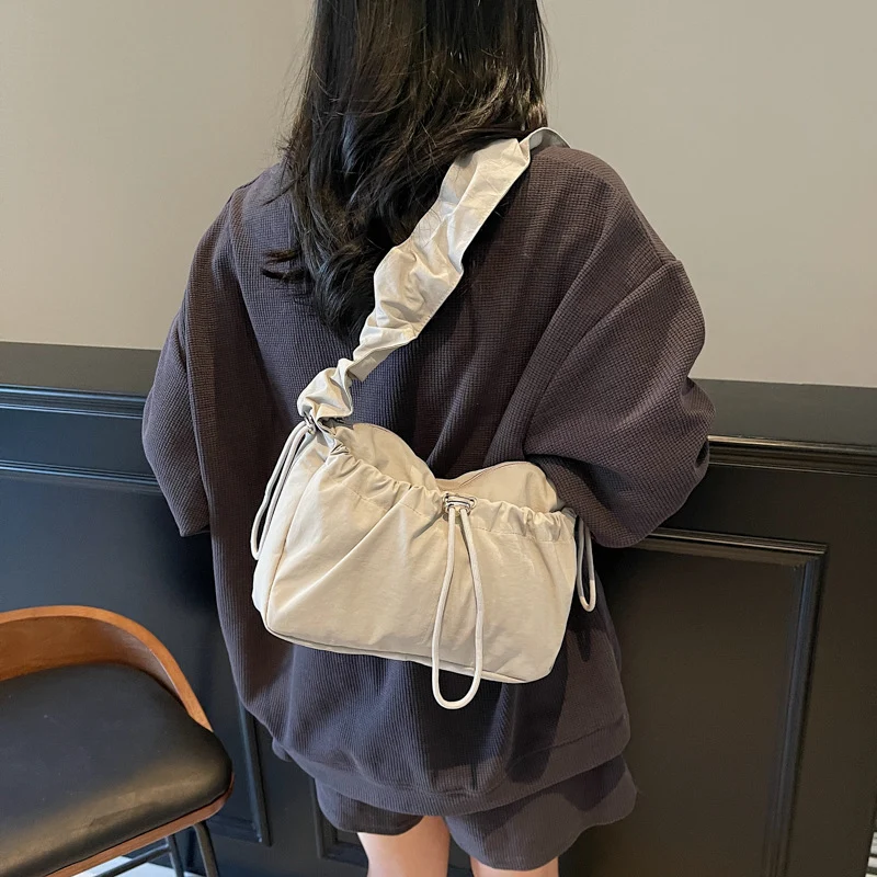 Rüschenträger Handtasche