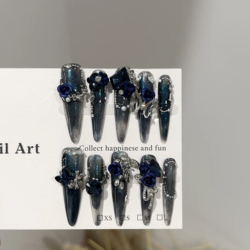Glamorous Stiletto Press-On Nagel Set mit floralen Verzierungen