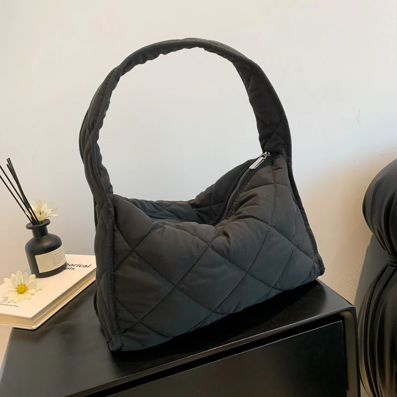 Gepolsterte Puff-Schultertasche
