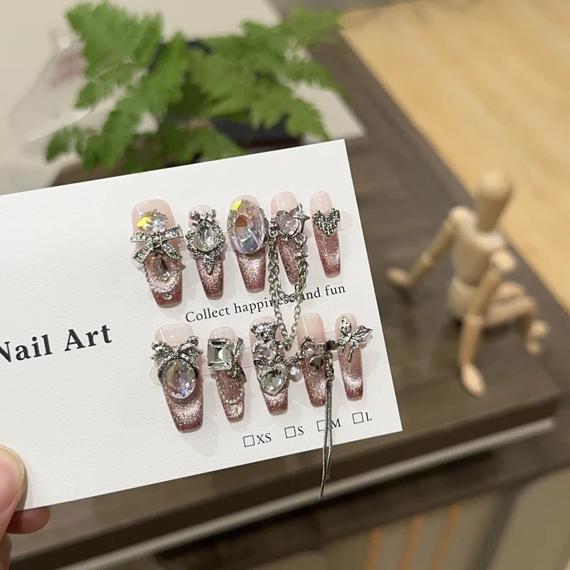 Glamouröse Strass Press-On Nagelkunst Set