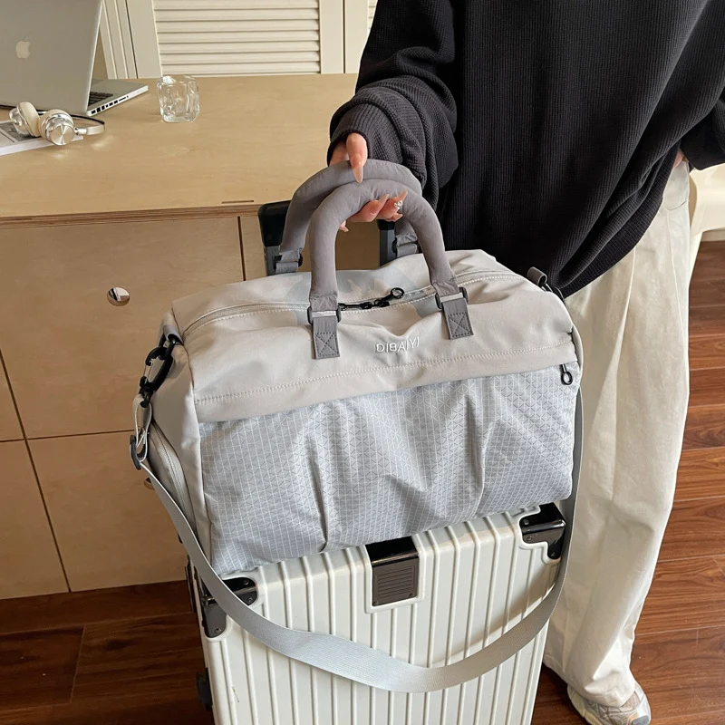 Vielseitige Multi-Taschen Sport Duffle Bag Brehn