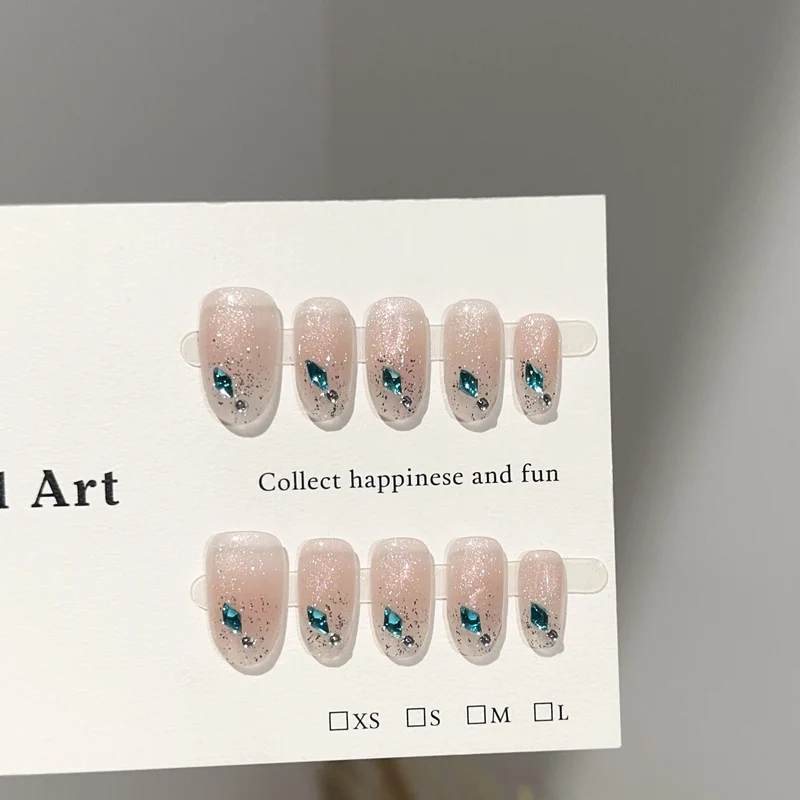 Glamouröses Press-On Nagelkunst Set