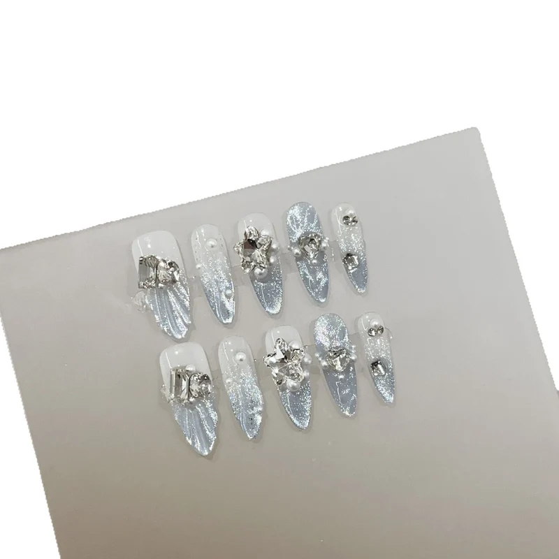 Glamouröse mit Juwelen akzentuierte Press-On Nagelset