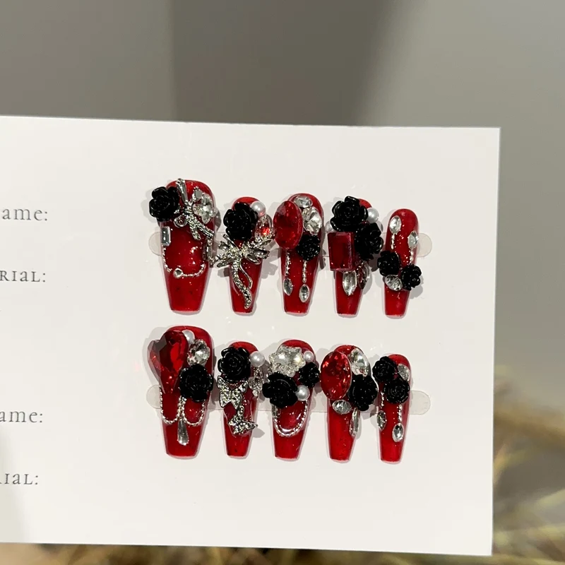Glamouröses, blumenmotiviertes Press-On-Nagel-Set