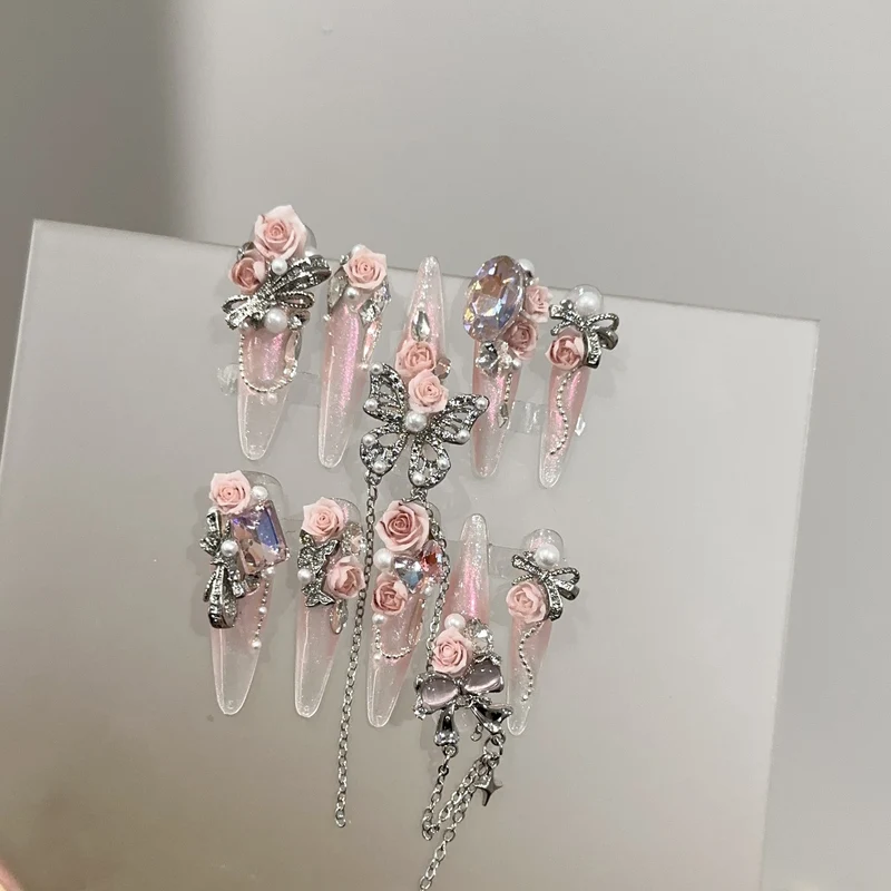Blumenverzierte Stiletto Press-On Nagel Set