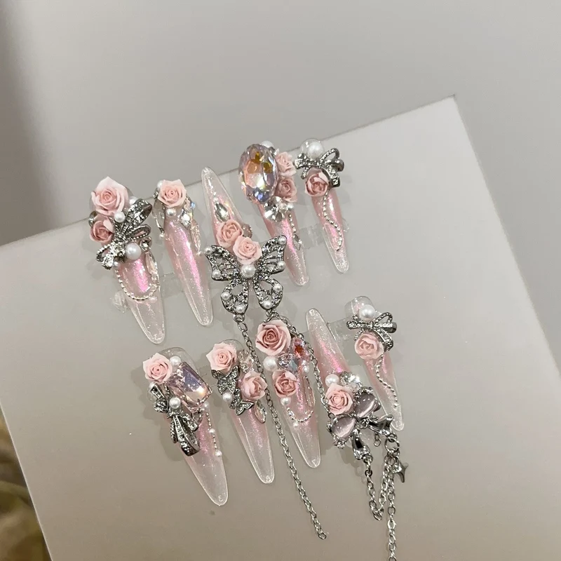 Blumenverzierte Stiletto Press-On Nagel Set