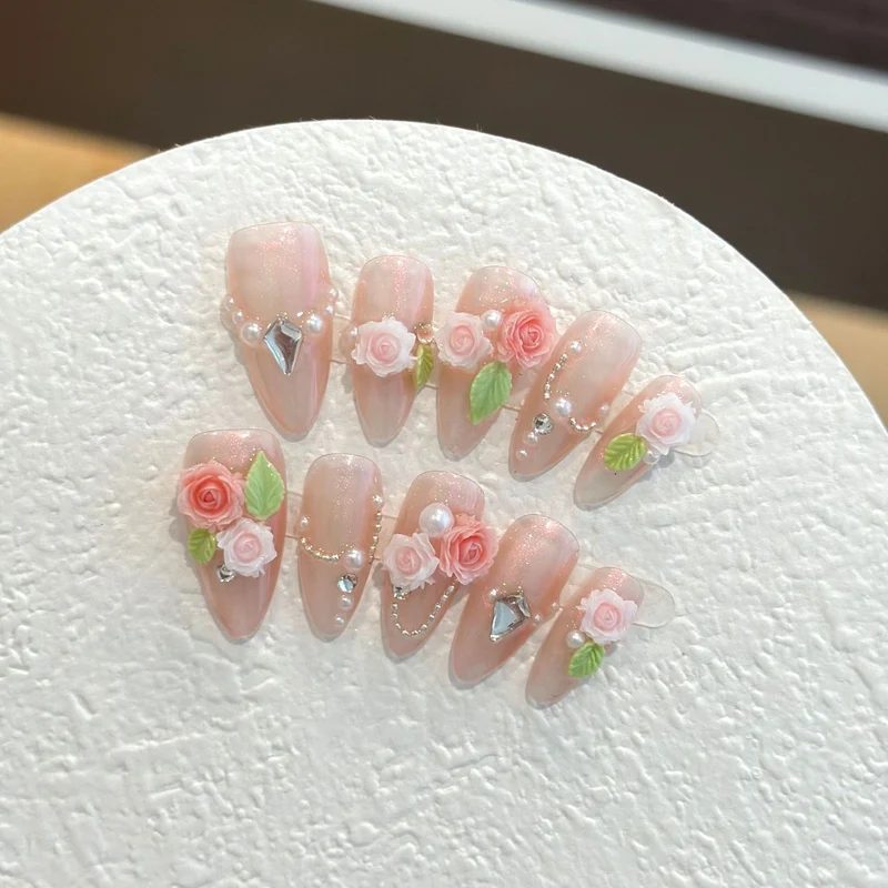 Blumenverzierte Press-On-Nagelset