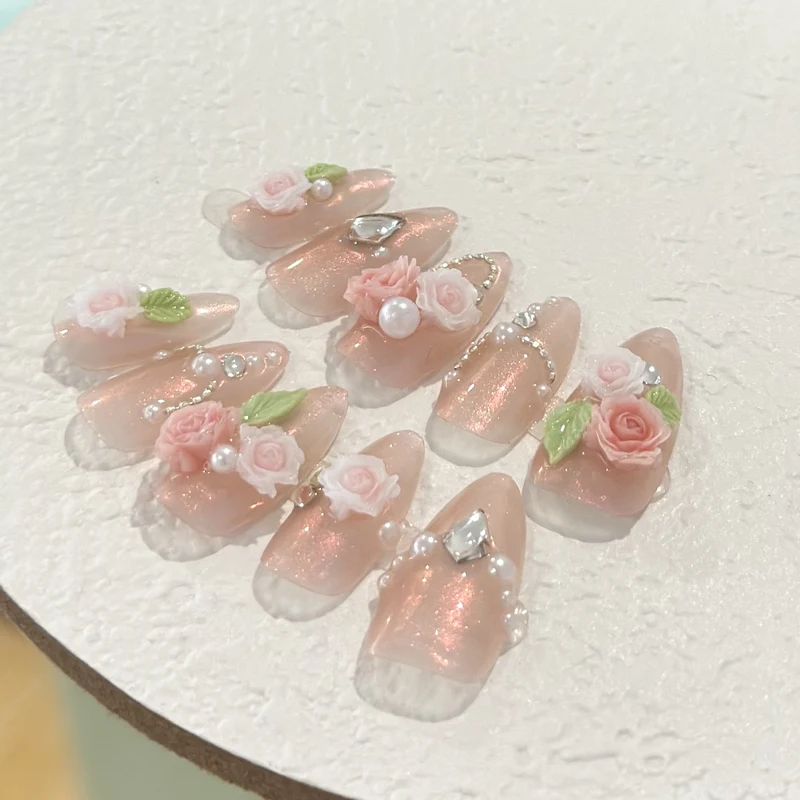 Blumenverzierte Press-On-Nagelset
