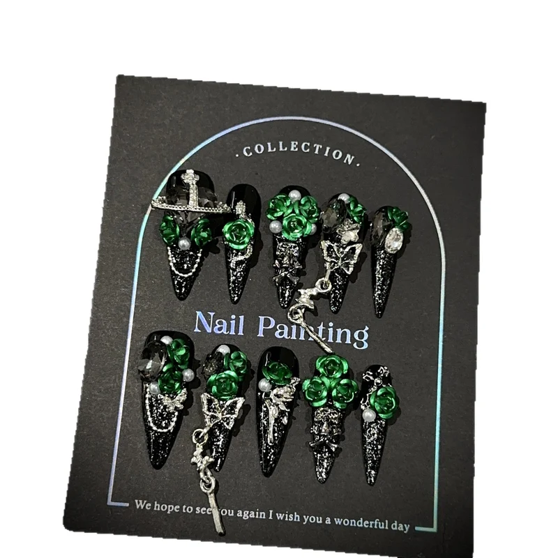 Elegantes von der Gothic inspiriertes Nagelkunst-Set