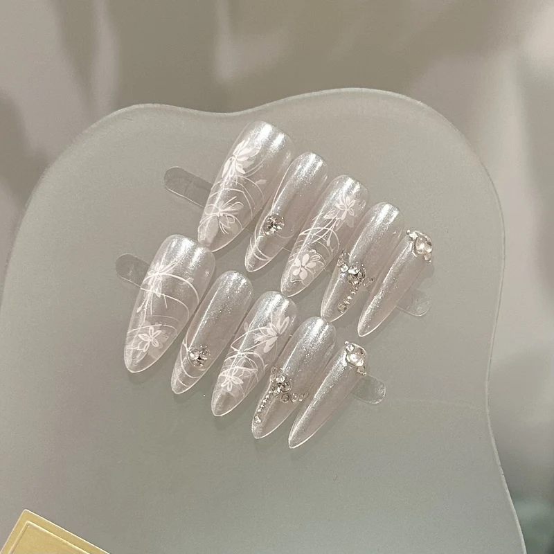 Elegantes florales Muster Press-On-Nagelset