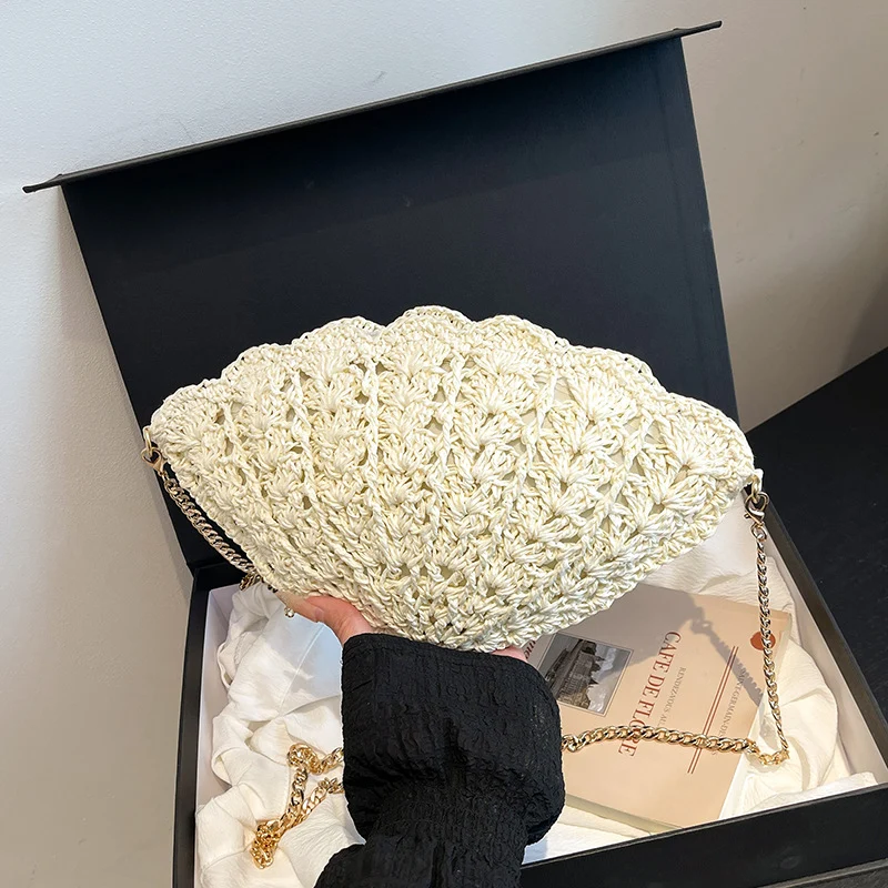 Elegante Häkel-Handtasche in Muschelform