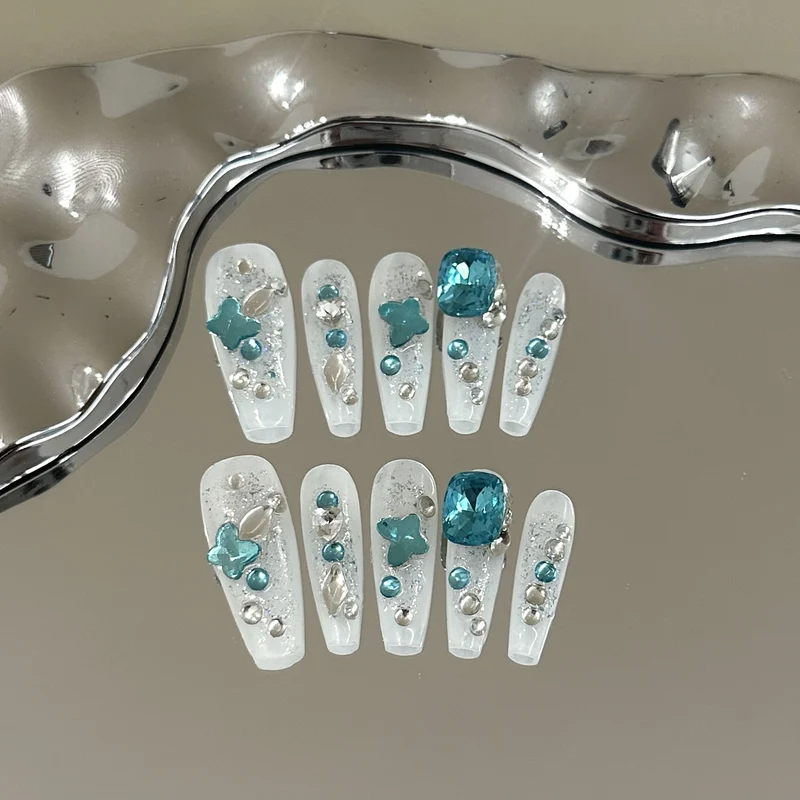 Elegantes dekoratives Press-On-Nagelset