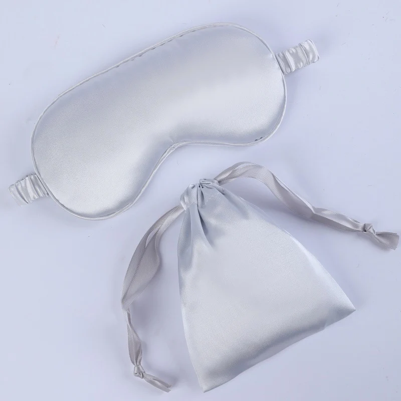Seidenweiche Maske für Damen mit gepolstertem Augenbereich, verstellbarem Gummiband und Aufbewahrungsbeutel Skanto