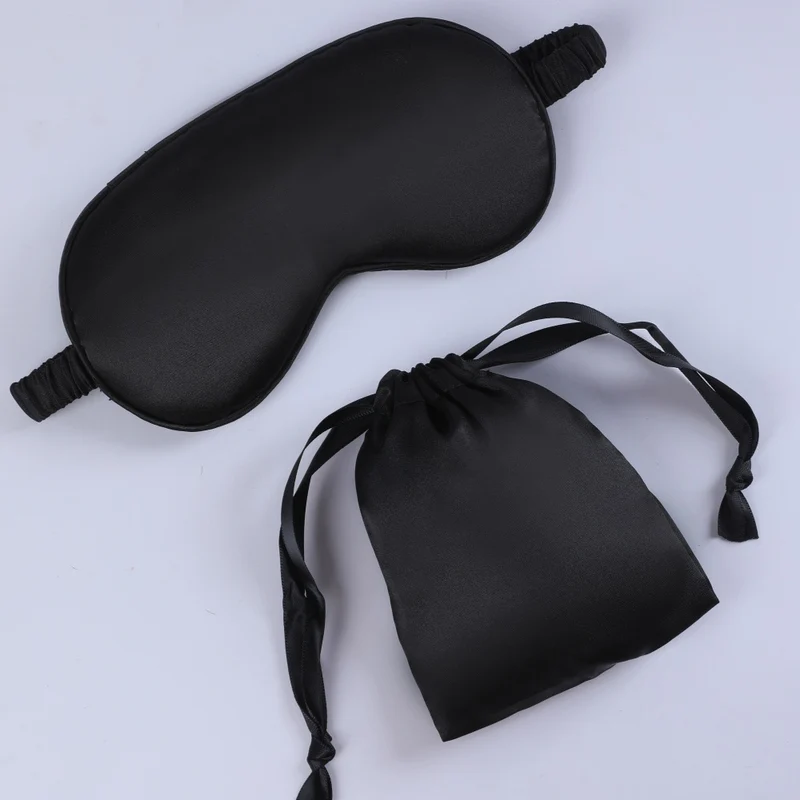 Seidenweiche Maske für Damen mit gepolstertem Augenbereich, verstellbarem Gummiband und Aufbewahrungsbeutel Skanto