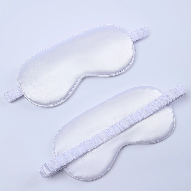 Seidenweiche Maske für Damen mit gepolstertem Augenbereich, verstellbarem Gummiband und Aufbewahrungsbeutel Skanto