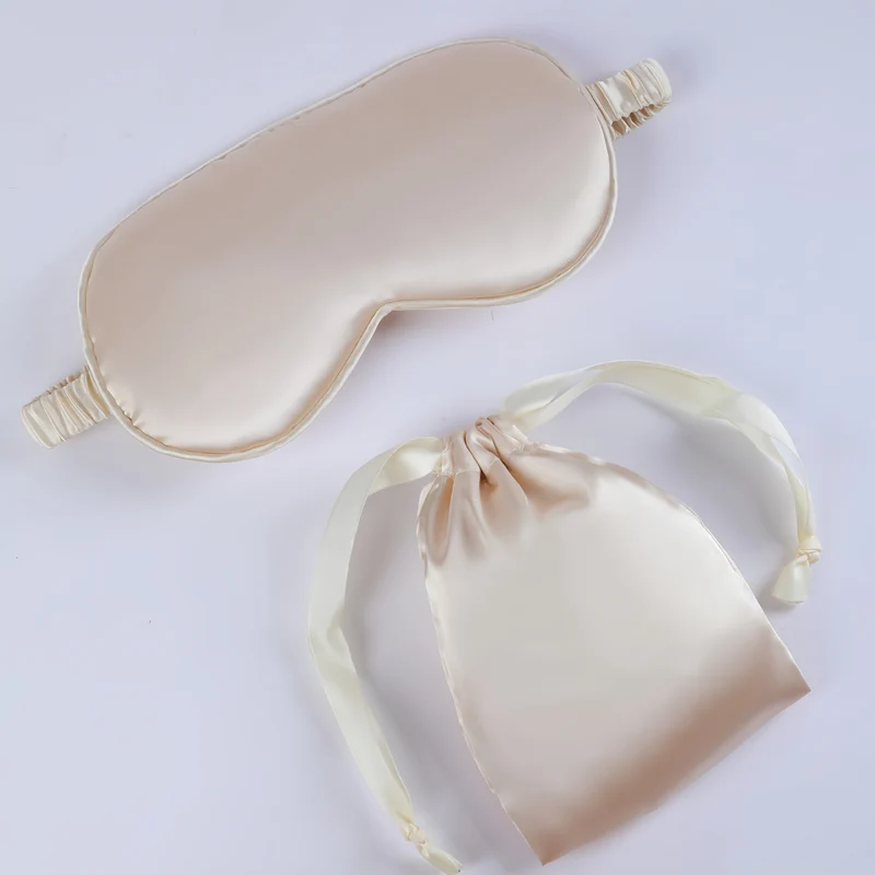 Seidenweiche Maske für Damen mit gepolstertem Augenbereich, verstellbarem Gummiband und Aufbewahrungsbeutel Skanto