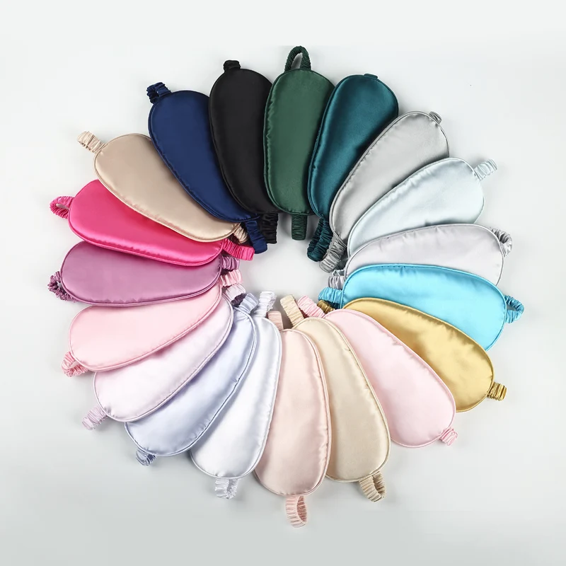 Seidenweiche Maske für Damen mit gepolstertem Augenbereich, verstellbarem Gummiband und Aufbewahrungsbeutel Skanto