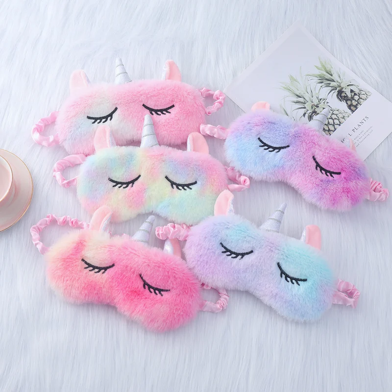 Plüschgefüllte Einhorn-Schlafmaske für Damen mit 3D-Horn, gestickten Wimpern und verstellbarem Satinband Skanto