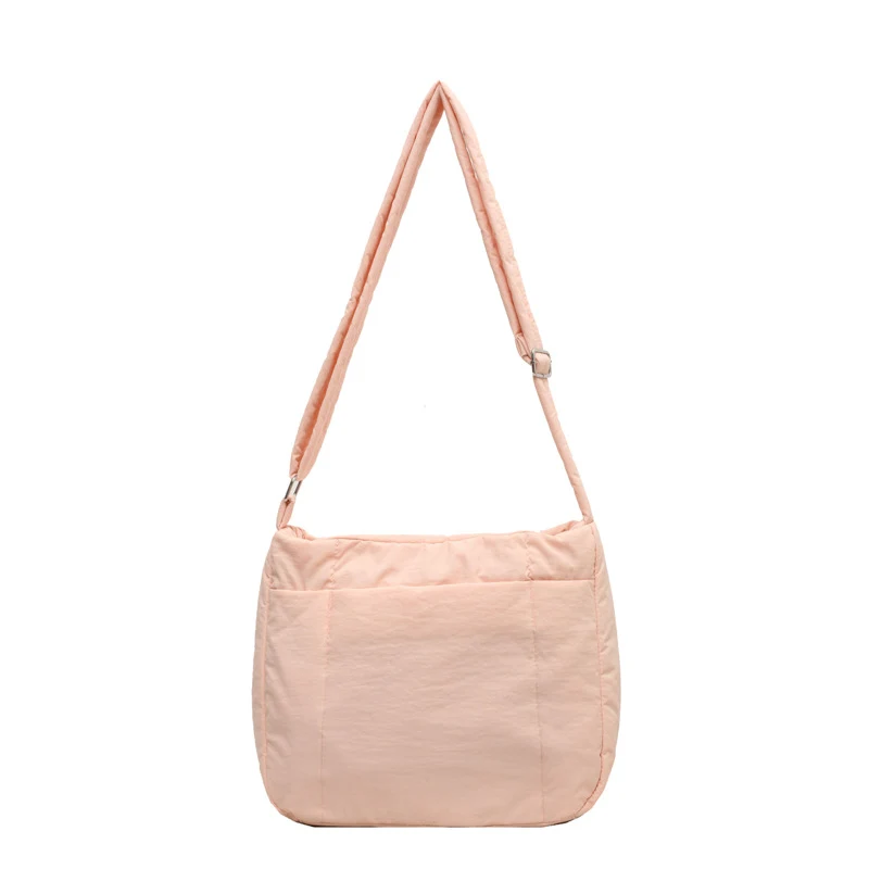 Leichte gestepfte Schultertasche