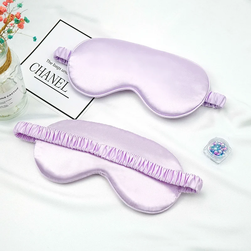 Atmungsaktive Satin-Augenmaske für Damen mit ergonomischer Wölbung, weicher Polsterung und gerafftem Anti-Rutsch-Band Skanto
