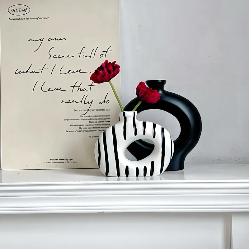 Künstlerische abstrakte Keramikblumenvase für das Heim