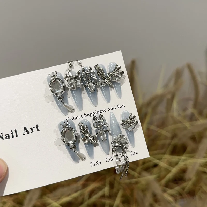 Dekoratives Glam Nagelkunst Set