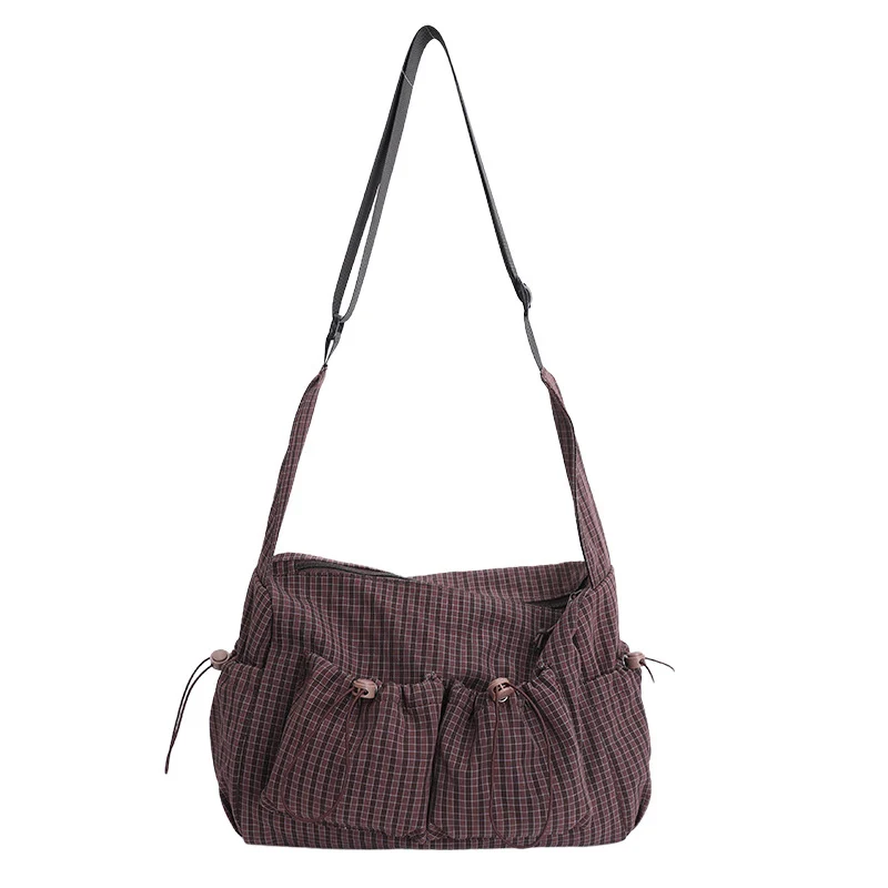 Lässige karierte Schultertasche