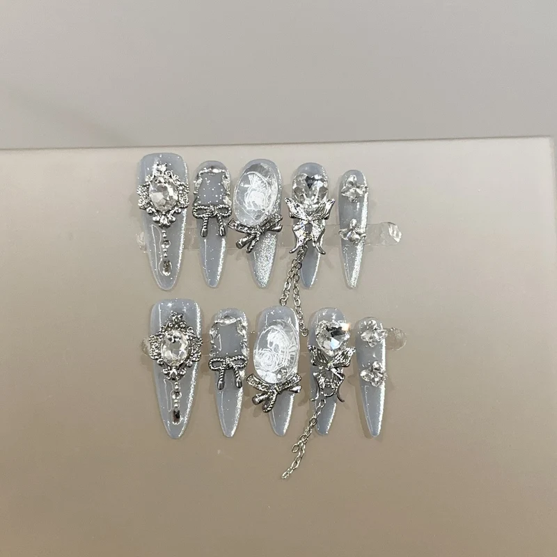 Dekoratives Strass-Nageldesign-Set