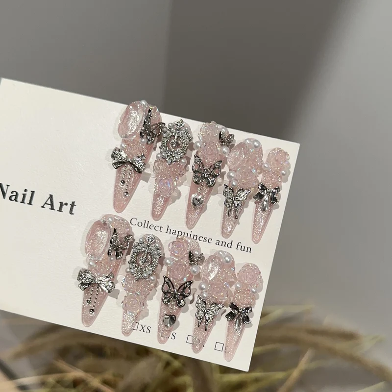 Dekorative mit Strass verzierten Press-On Nägel