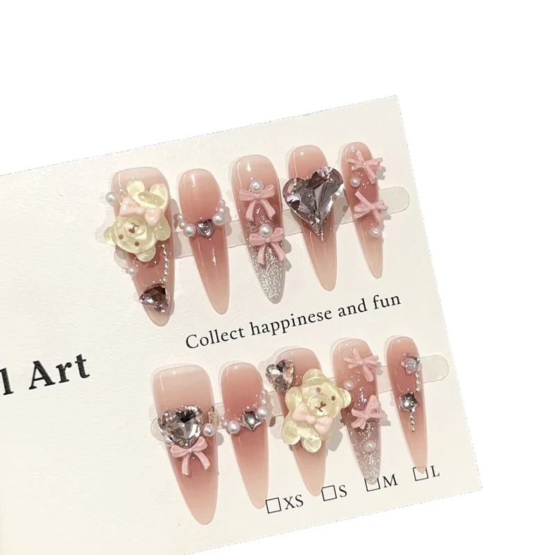 Dekoratives Press-On Nagelkunst-Set mit Charms