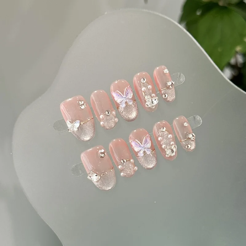 Dekoratives Press-On Nagelkunst Set mit Schmetterling Akzenten