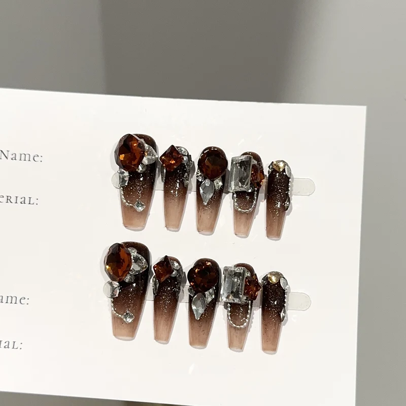 Dekoratives Press-On Nagelkunst Set