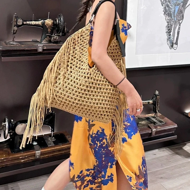 Makramee Hobo Bag mit Fransen und robustem Design Skanto