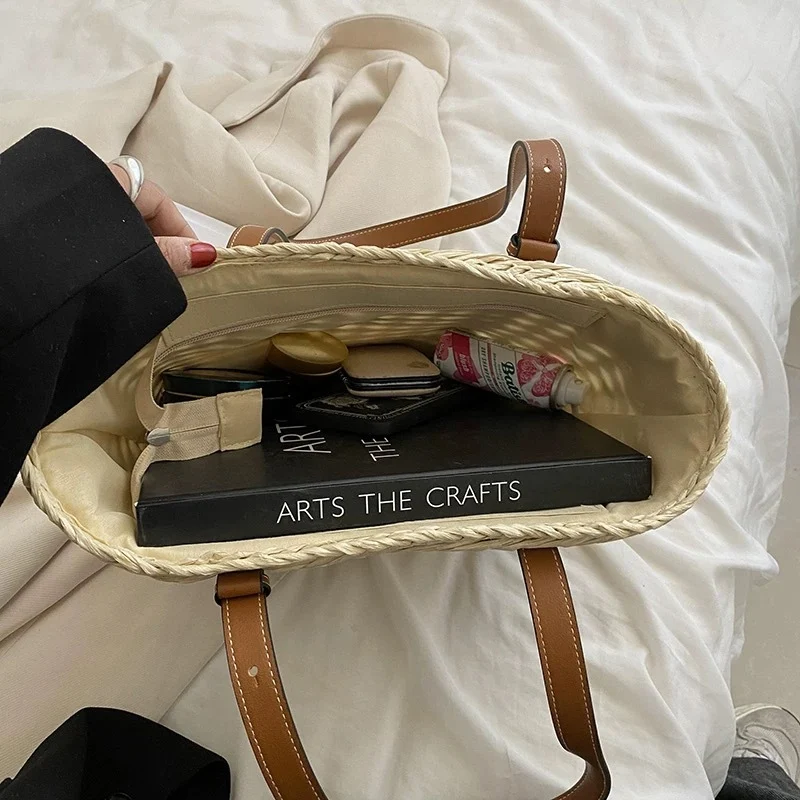 Handgewebte Strandtasche im modernen Design Skanto