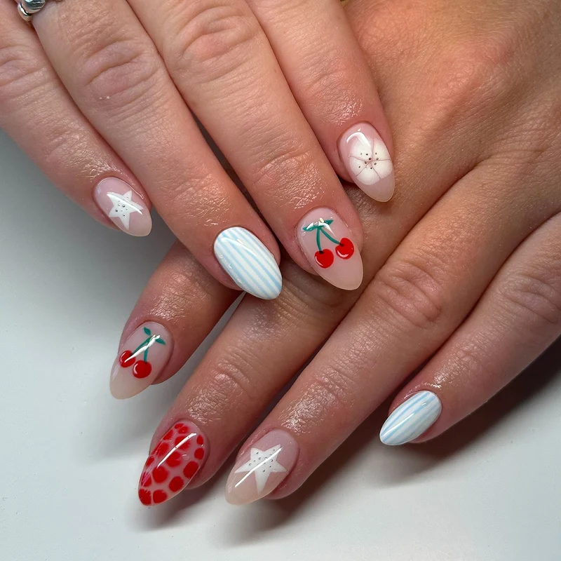 Verspieltes Künstlerisches Nageldesign-Set