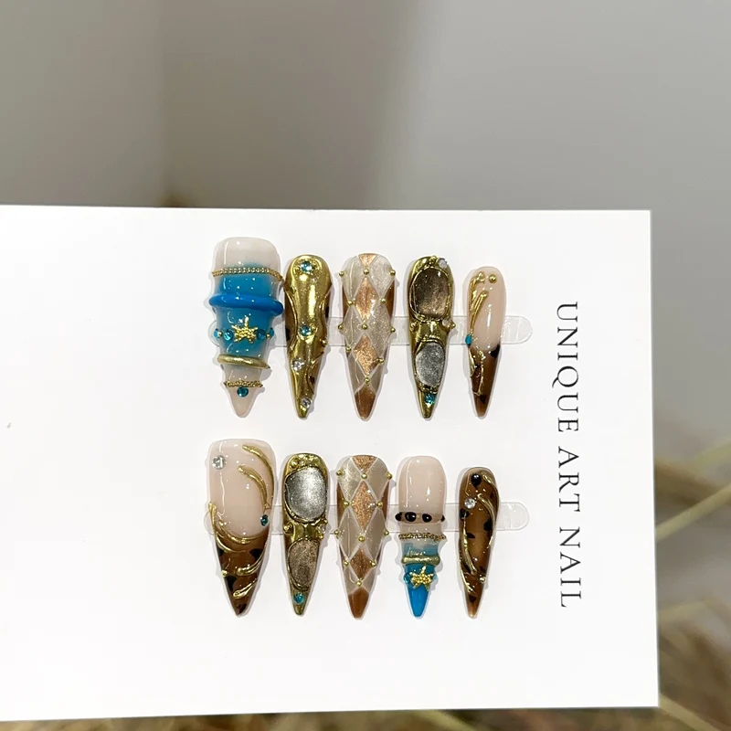 Künstlerisches Lang-Stiletto Press-On Nagelset