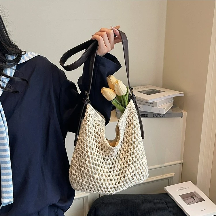 Handtasche mit Nieten-Details Skanto