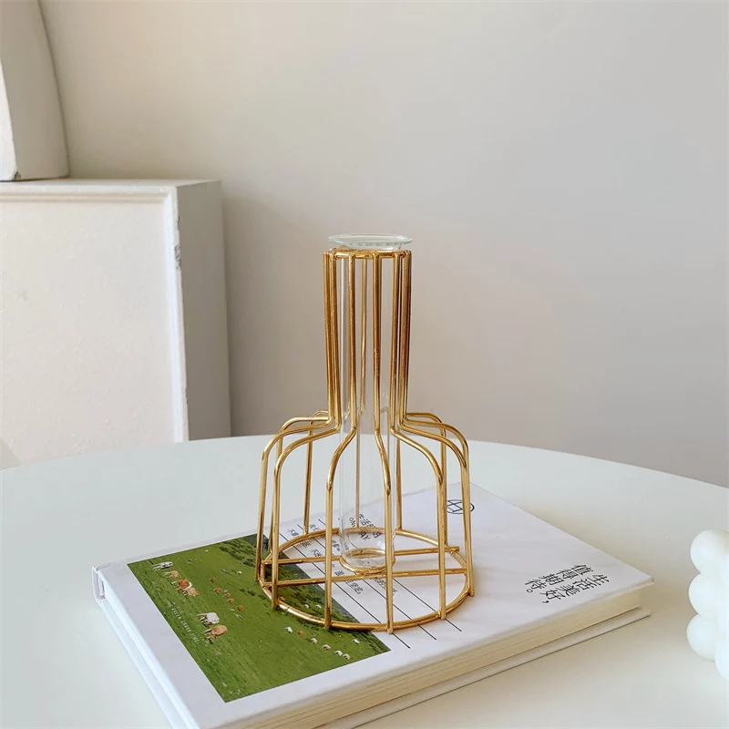 Moderner Geometrischer Metallvase