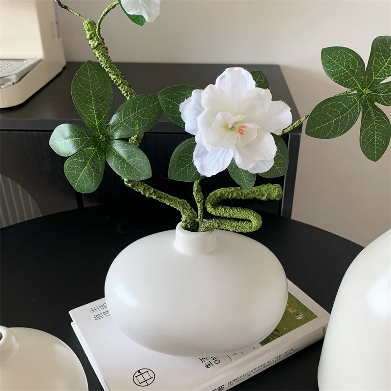 Minimalistische Keramikvase