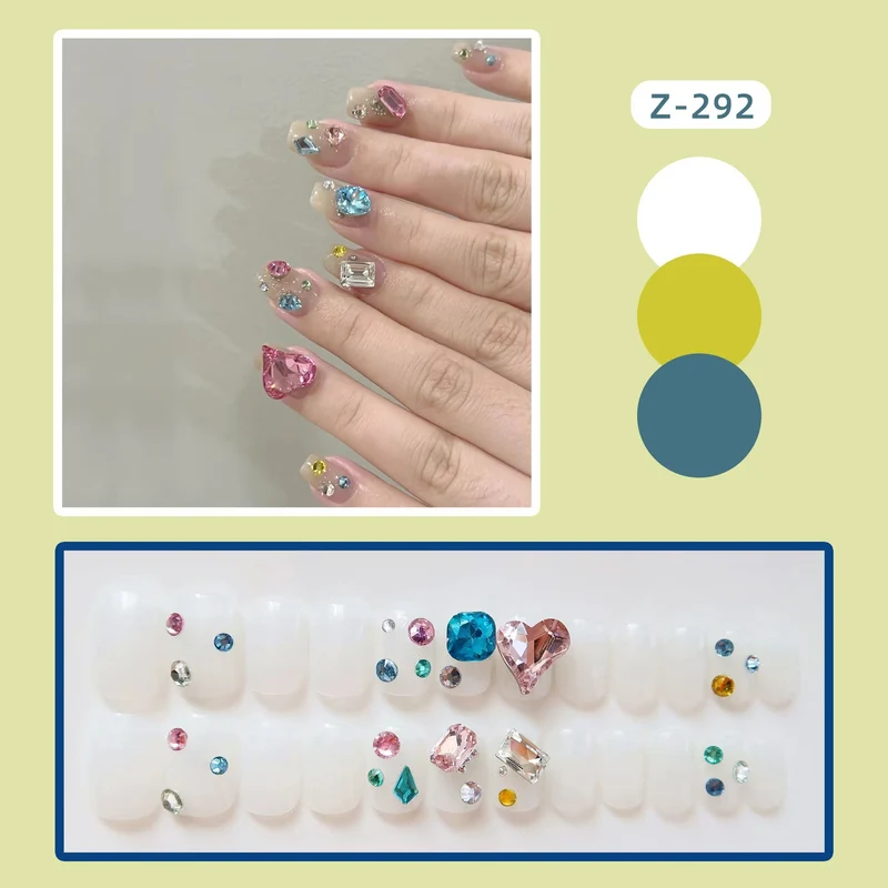 Glamouröses Press-On Nagelkunst-Set mit Strassakzenten