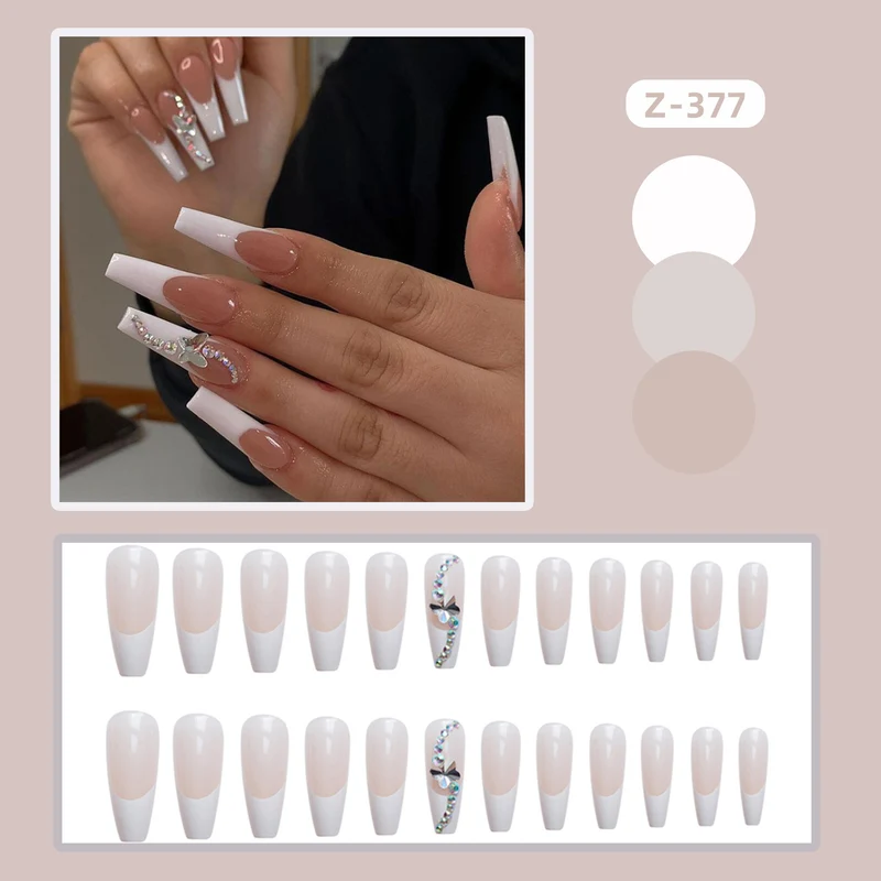 Glamouröse Lange Stiletto Press-On Nagelset mit dekorativen Kristallakzenten
