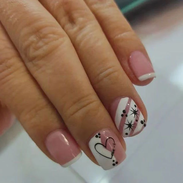 Stylisches Herz-Themen-Nageldesign