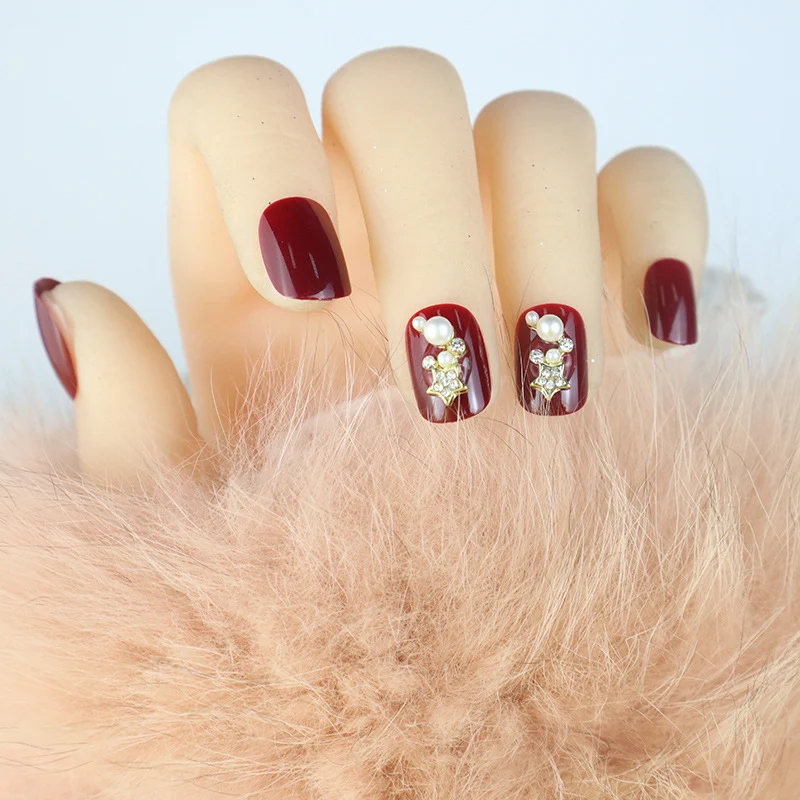 Glamouröse dekorative Press-On Nagelkunst Set