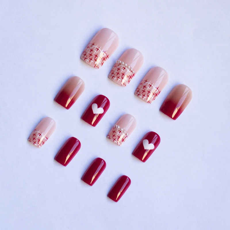 Stylisches Herz- und Ombre-Nagelkunst-Set