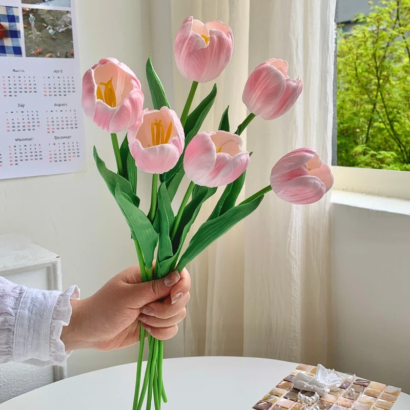 Dekorativer Tulpen-Bundle