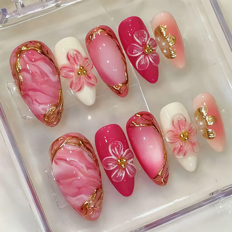 Florales Akzent Press-On Nail Design