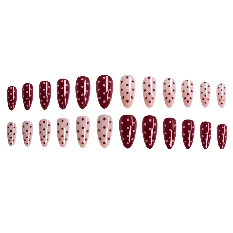 Elegante Stiletto Press-On Nagelkunst